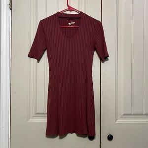Arizona, size small, maroon
